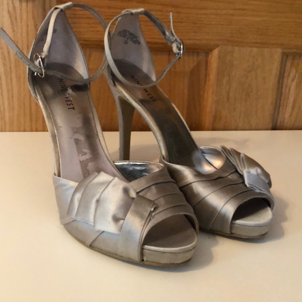 Size 7 Nine West  heels
